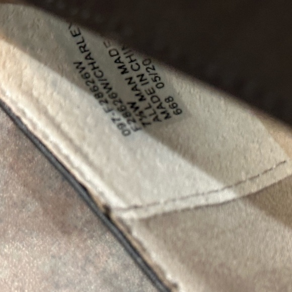 Black Pleated Leather Flats - Picture 6 of 6